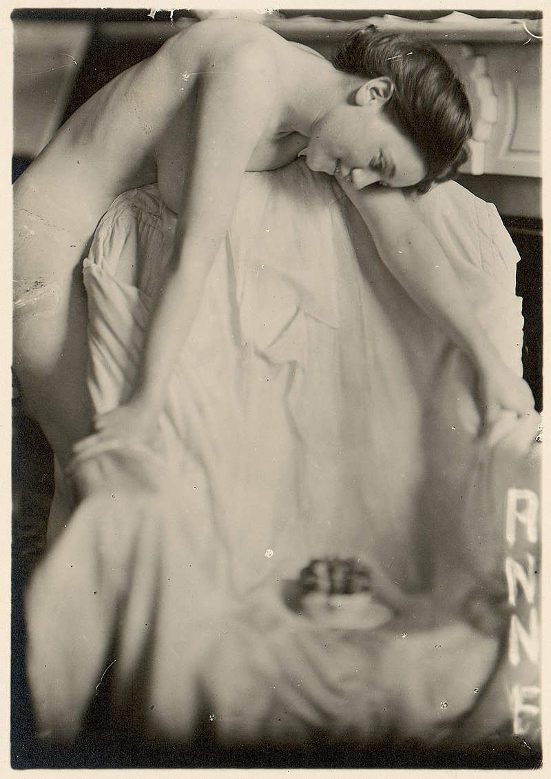 The Lovers’ Chronicle 19 September – love hurts – photography by Frank Eugene